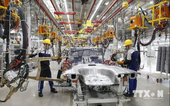 Dây chuyền sản xuất, lắp ráp ô tô Hyundai Thành Công. (Ảnh: Dương Giang-TTXVN) Media